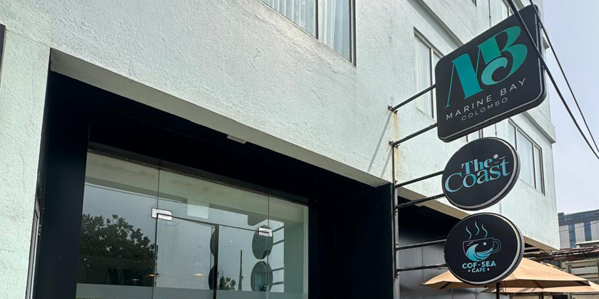 MARINE BAY CAFE "COF-SEA CAFE" Image 3